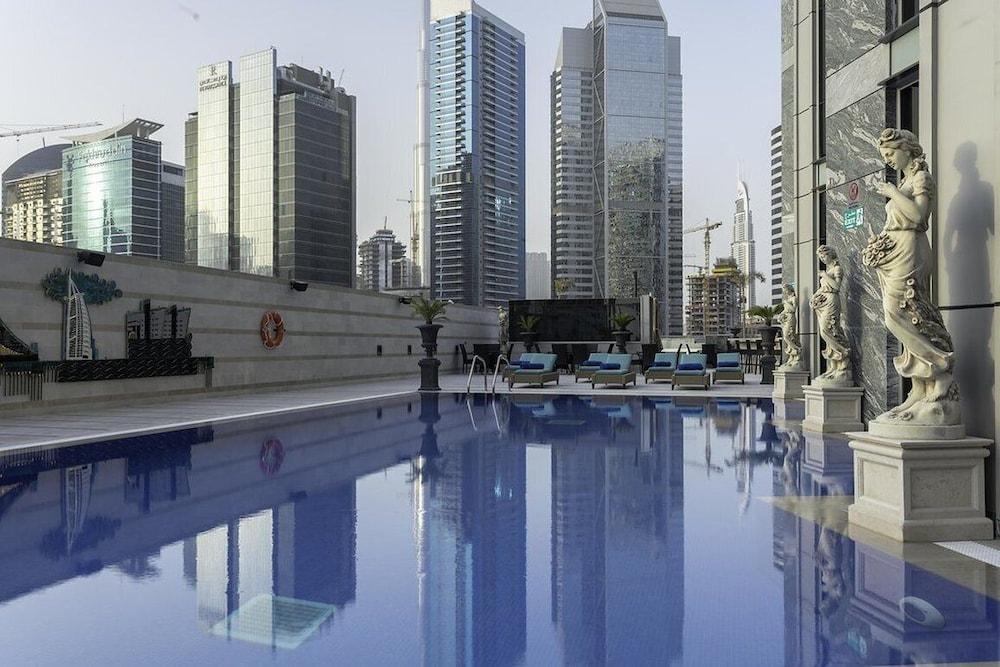 Grand Millennium Business Bay 5*