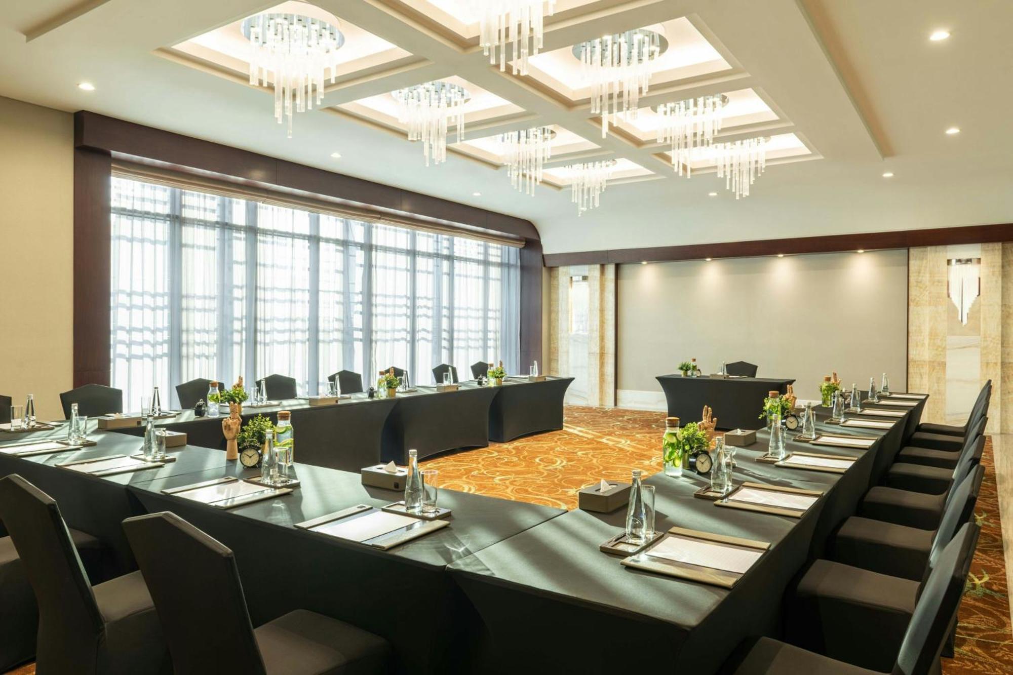 Hotel Grand Millennium Business Bay 5*