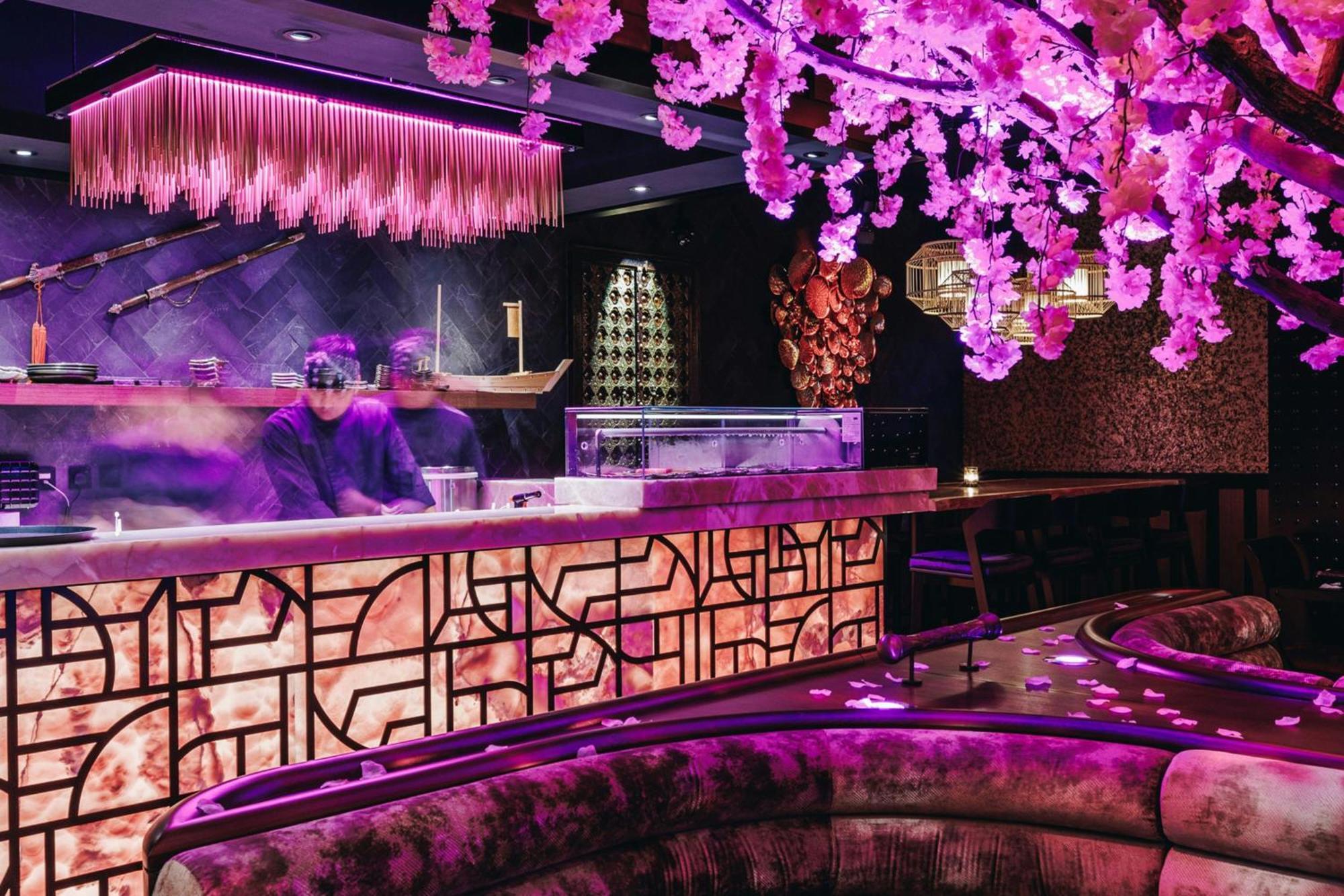Renaissance Business Bay Hotel, Готель 5*